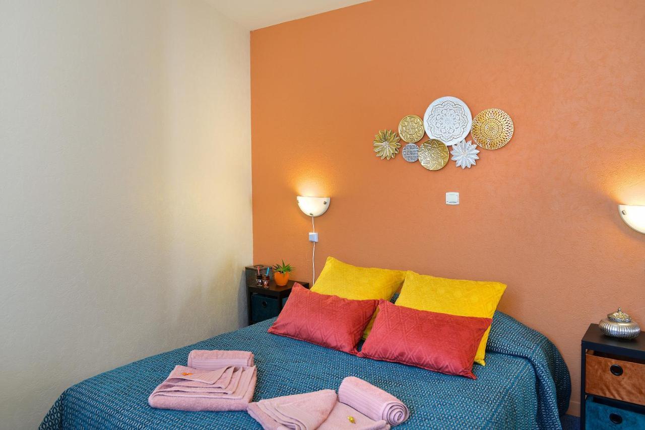 Hotel Le Sauvage à Château-Renard Extérieur photo