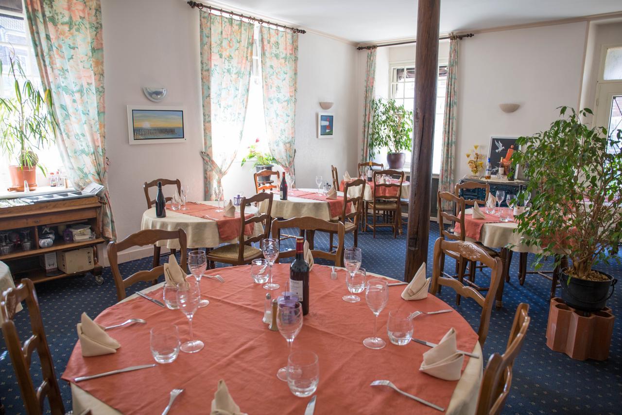 Hotel Le Sauvage à Château-Renard Extérieur photo
