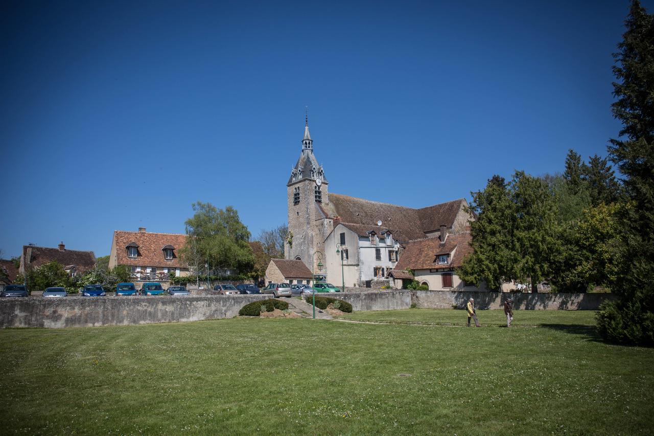 Hotel Le Sauvage à Château-Renard Extérieur photo