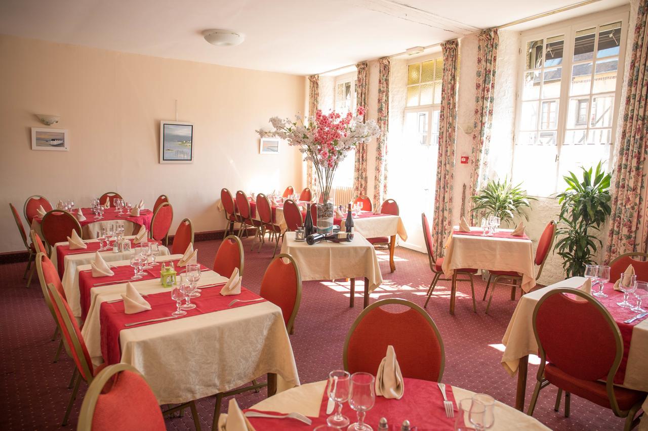 Hotel Le Sauvage à Château-Renard Extérieur photo